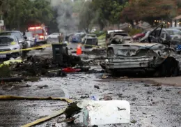 Tragedia aérea en San Diego: avión privado se estrella en barrio militar y deja varios muertos
