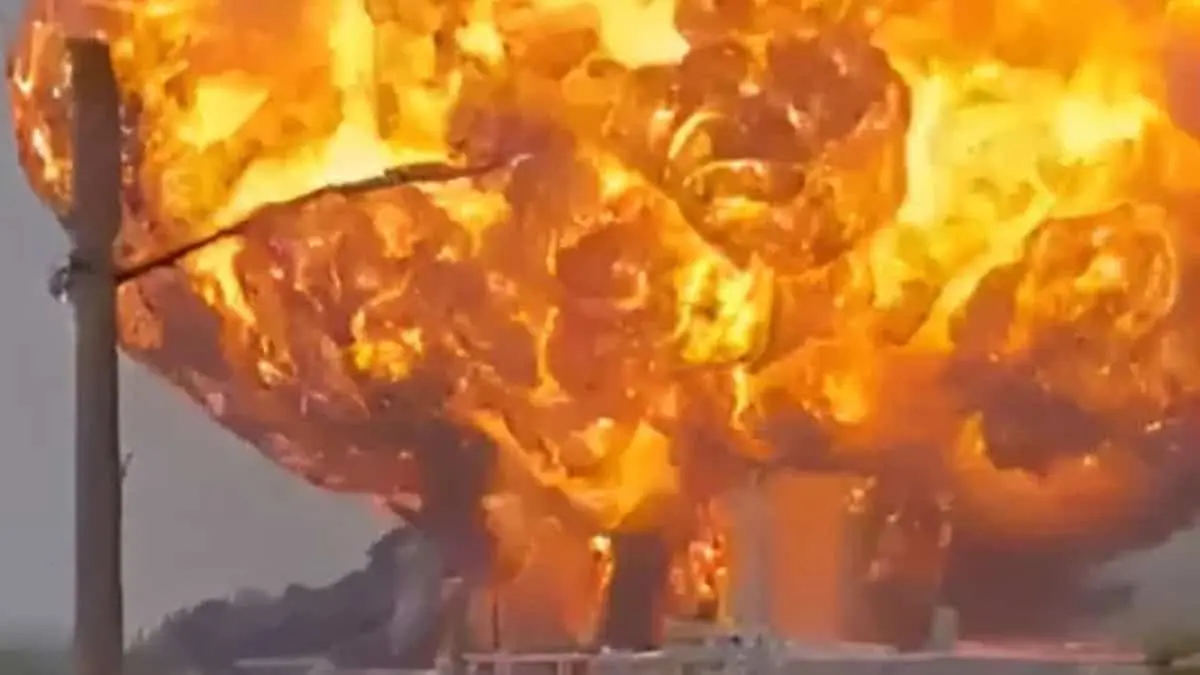 VIDEOS | Así se vio la brutal explosión en refinería de Nuevo León