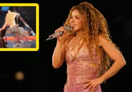 VIDEO | Shakira cae en escenario durante concierto en Canadá y esta fue su reacción