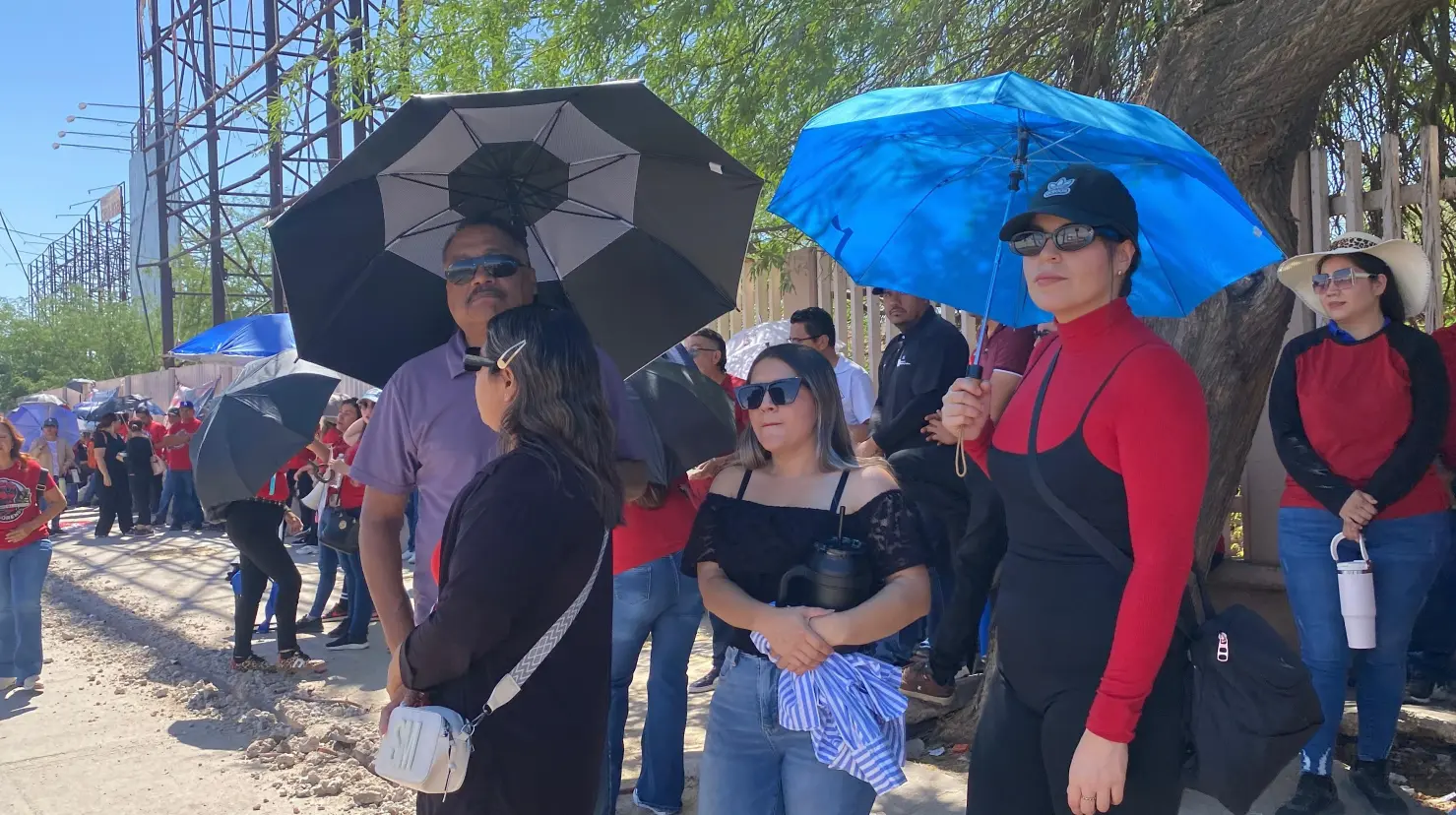 Magisterio se manifestó frente al Aeropuerto Internacional de Hermosillo
