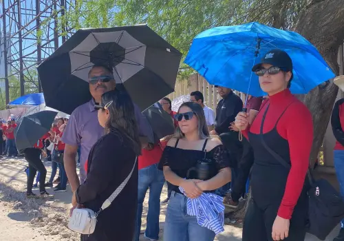 Magisterio se manifestó frente al Aeropuerto Internacional de Hermosillo