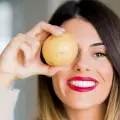 El remedio casero de la abuela, descubre el poder de la mascarilla de papa para un rostro uniforme