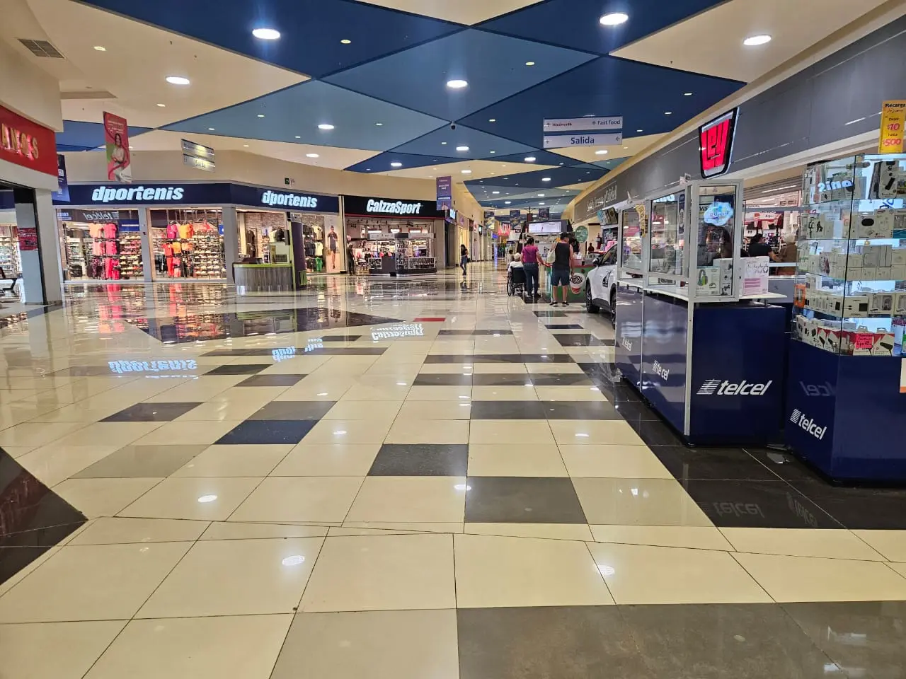 Comerciantes de plaza Sendero de Cajeme endurecen medidas