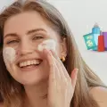 3 productos efectivos para eliminar manchas del rostro, según la IA