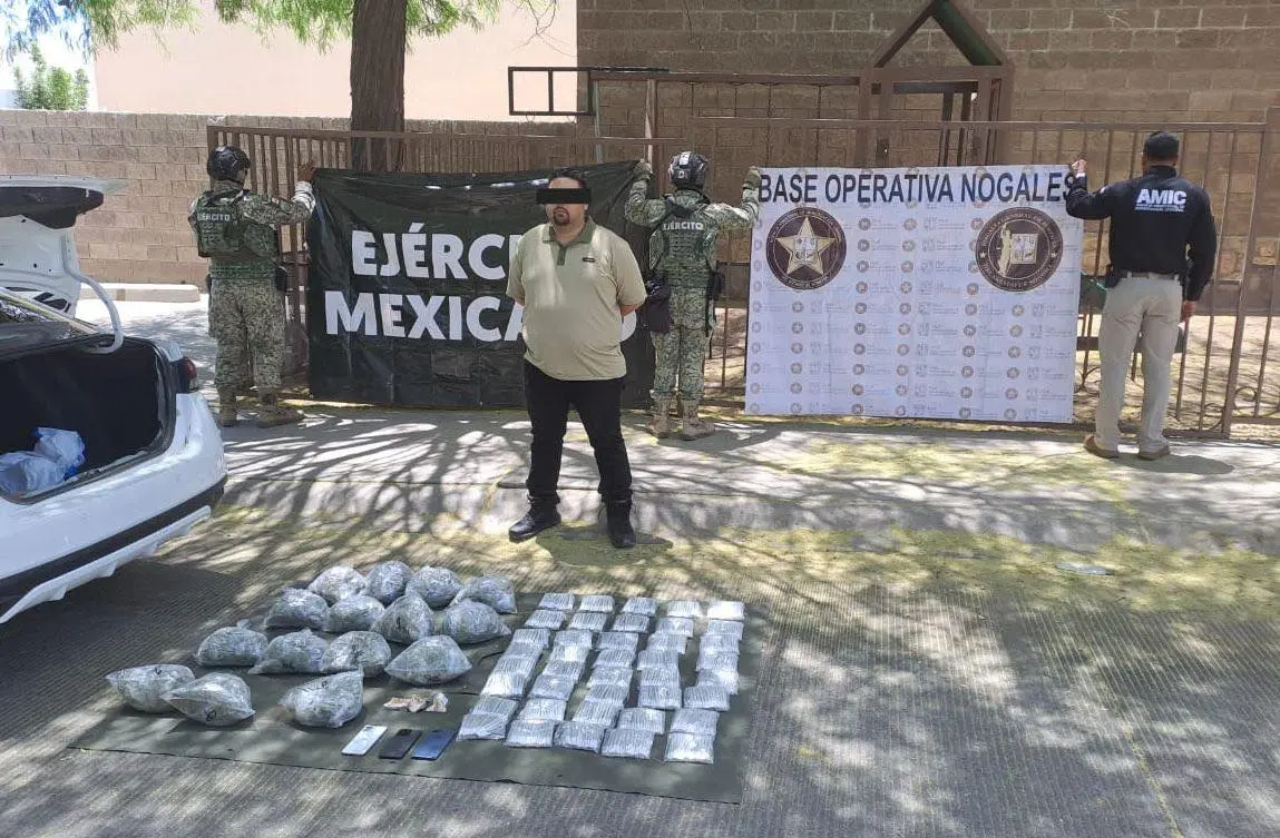 Capturan en Nogales a sujeto con auto robado y droga