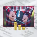 10 gastos constantes que pueden consumir tu dinero sin que te des cuenta ¿Cómo evitarlos?