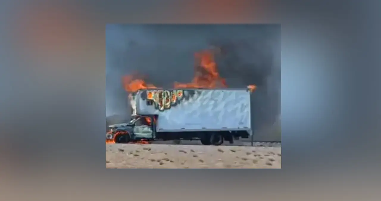 Arde camión de carga en la México 15