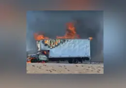 Arde camión de carga en la México 15