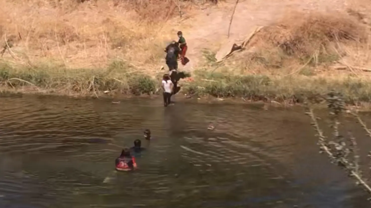 Cajemenses insisten en bañarse en canales, pese a riesgos