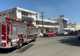 Se incendia edificio en el Centro de Ciudad Obregón