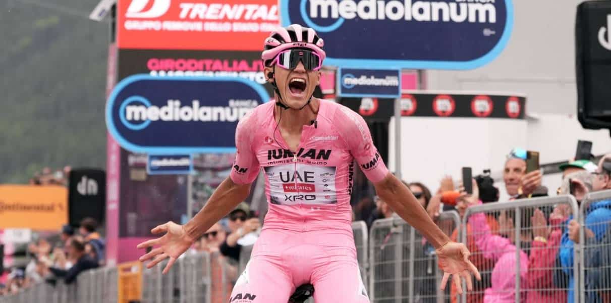 Ciclista mexicano Isaac del Toro sigue liderando el Giro de Italia
