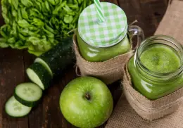 3 jugos detox para mejorar tu salud digestiva y desinflamar el cuerpo