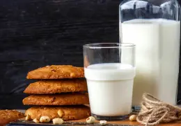 ¿Leche entera o descremada? Profeco revela cuál es mejor debido a su bajo contenido de grasas