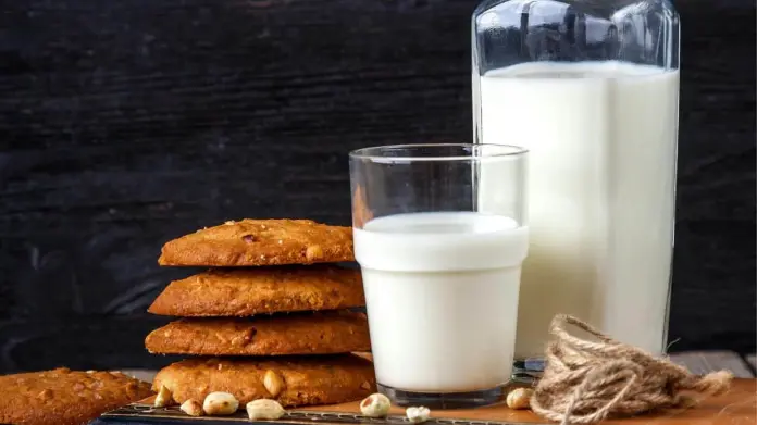 ¿Leche entera o descremada? Profeco revela cuál es mejor debido a su bajo contenido de grasas ¿Leche entera o descremada? Profeco revela cuál es mejor debido a su bajo contenido de grasas