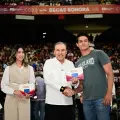 Alfonso Durazo entrega más de 10 mil becas a universitarios de Sonora