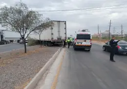Choca tráiler con camioneta en la entrada sur de Ciudad Obregón