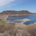 Presa cerrada para uso agrícola