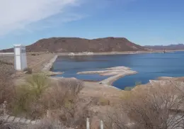 Presa cerrada para uso agrícola