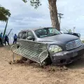 Pierde el control del volante y por poco cae a la Laguna del Náinari