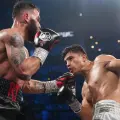 "Toro" Reséndiz doblega a Caleb Plant y es campeón interino Supermediano de la AMB