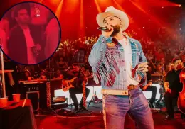 VIDEO | Captan a Jorge Álvarez Máynez vaso en mano en concierto de Carín León