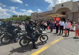 Entregan equipamiento a policías municipales