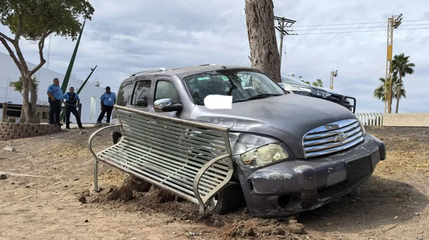 Alcalde de Cajeme no descarta tomar medidas en curva de calle Ostimuri tras accidente
