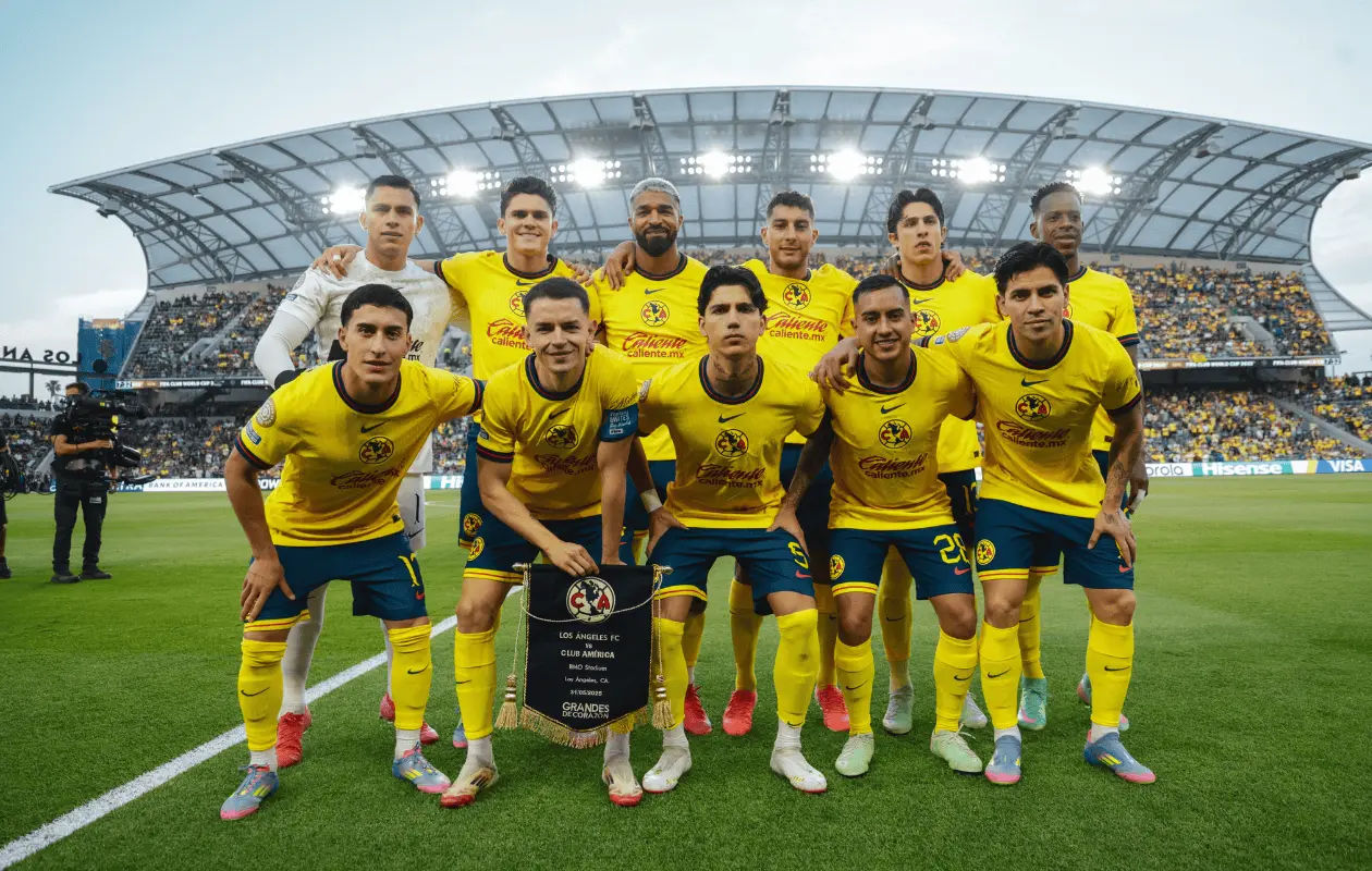 La plantilla azulcrema será renovada para el próximo torneo.