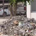 Pide ciudadanía que se retiren escombros de la vía pública