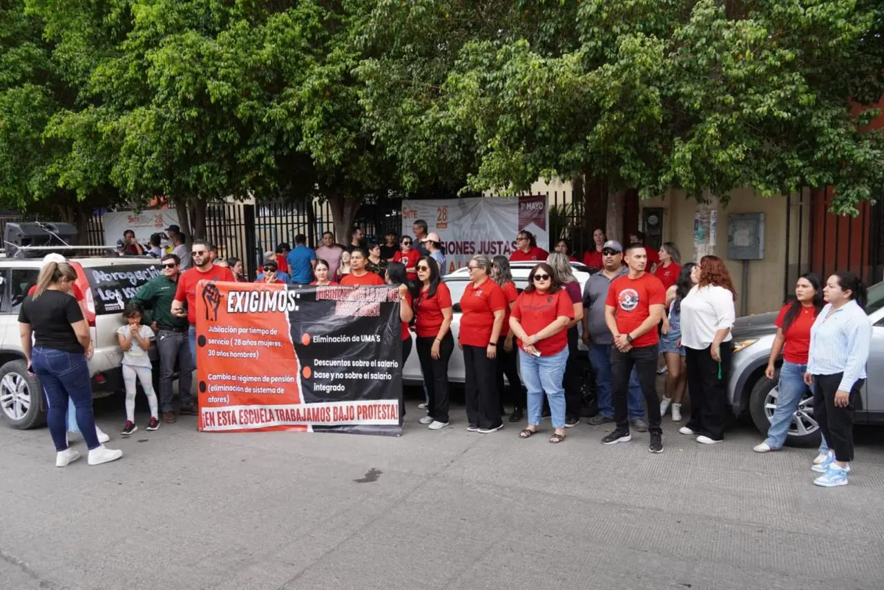 Padres de familia cetemistas se solidarizan con los maestros