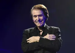 Raphael, leyenda viva de la música, será Persona del Año 2025 en los Latin Grammy