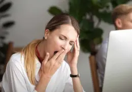 ¡Atención a los bostezos! Podrían ser un indicador de problemas cerebrales