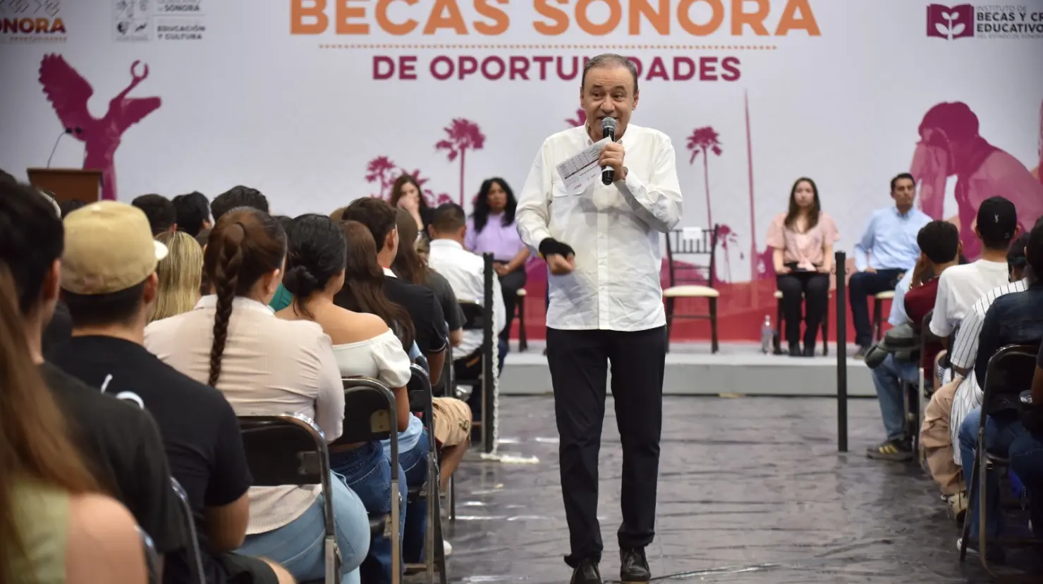 Becas y apoyos económicos deja el gobernador Alfonso Durazo para el sur de Sonora