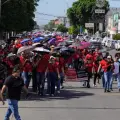 Padres de familia se suman a manifestaciones de maestros en Cajeme