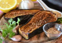 Ni hervida ni frita: así debes cocinar la berenjena para potenciar su sabor, textura y que no absorba grasa