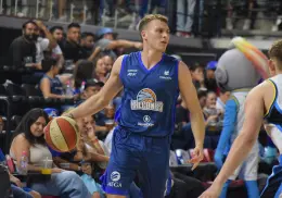 Halcones cae en el primero de las semifinales