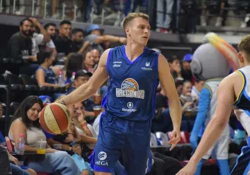 Halcones cae en el primero de las semifinales