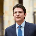 Balean a Miguel Uribe, candidato presidencial en Colombia