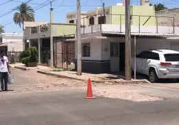Negocios de la colonia Cortinas se ven afectados por zanja