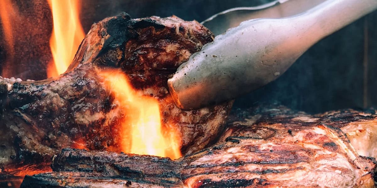 ¡Sorprende a Papá! 3 Asadores perfectos por menos de 3 mil pesos para celebrar su día con un buen asado