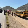 Choca camión de pasajeros en Caborca