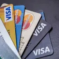 ¿Cuáles son las tarjetas de crédito con el CAT más alto y qué problemas pueden traer?
