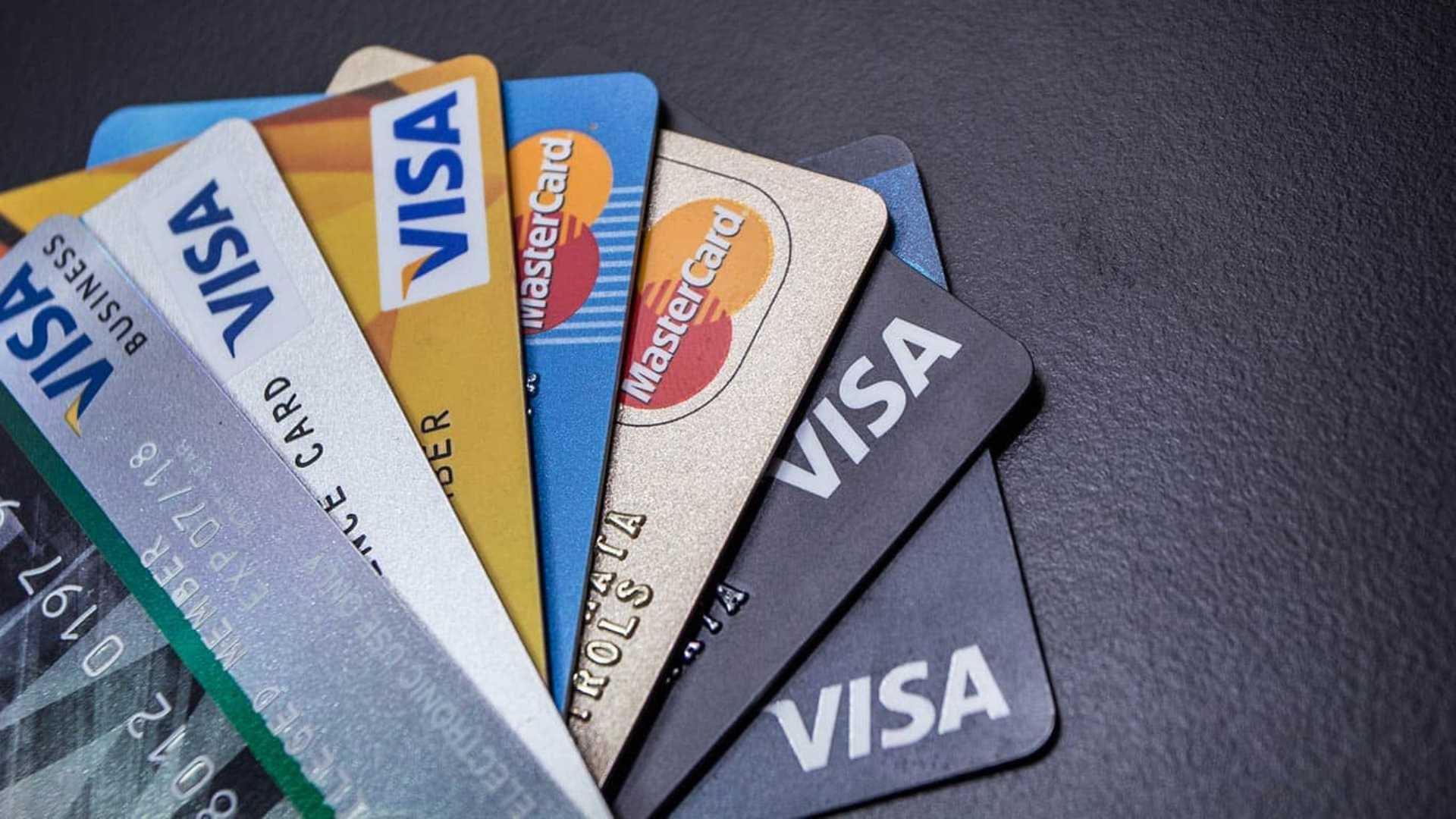 ¿Cuáles son las tarjetas de crédito con el CAT más alto y qué problemas pueden traer?