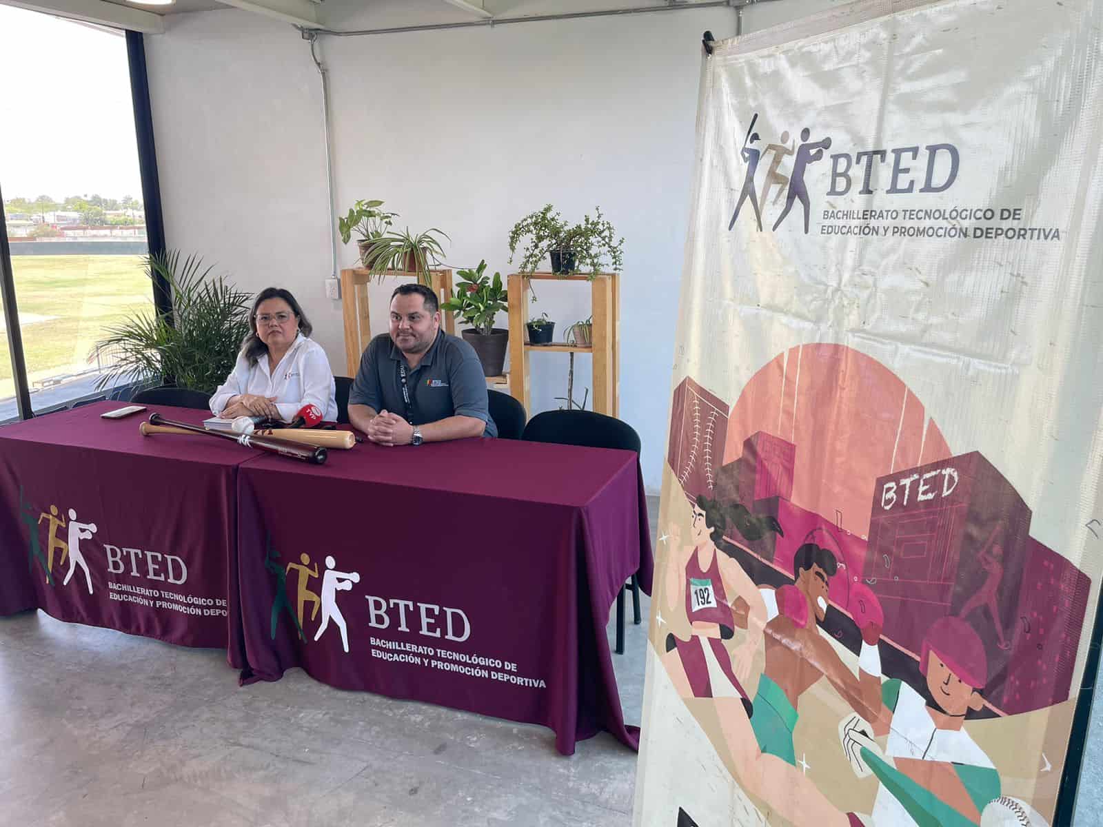 Egresados de BTED Obregón encuentran oportunidades en deportes y academia
