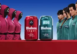 Esta marca de cerveza se viste como los personajes de El juego del Calamar ¿estará disponible en México?