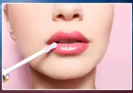¿Por qué no se debe usar gloss o lip oil durante las horas de más calor? Esto debes saber
