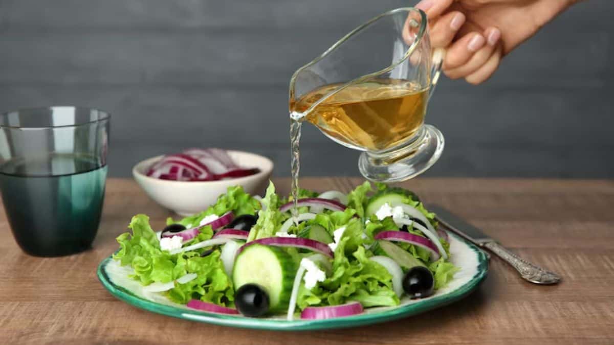 ¿Por qué NO deberías agregar aderezos a las ensaladas? Estos son los posibles efectos