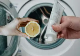 ¿Cómo limpiar tu lavadora con limón y pasta de dientes? Checa este truco viral