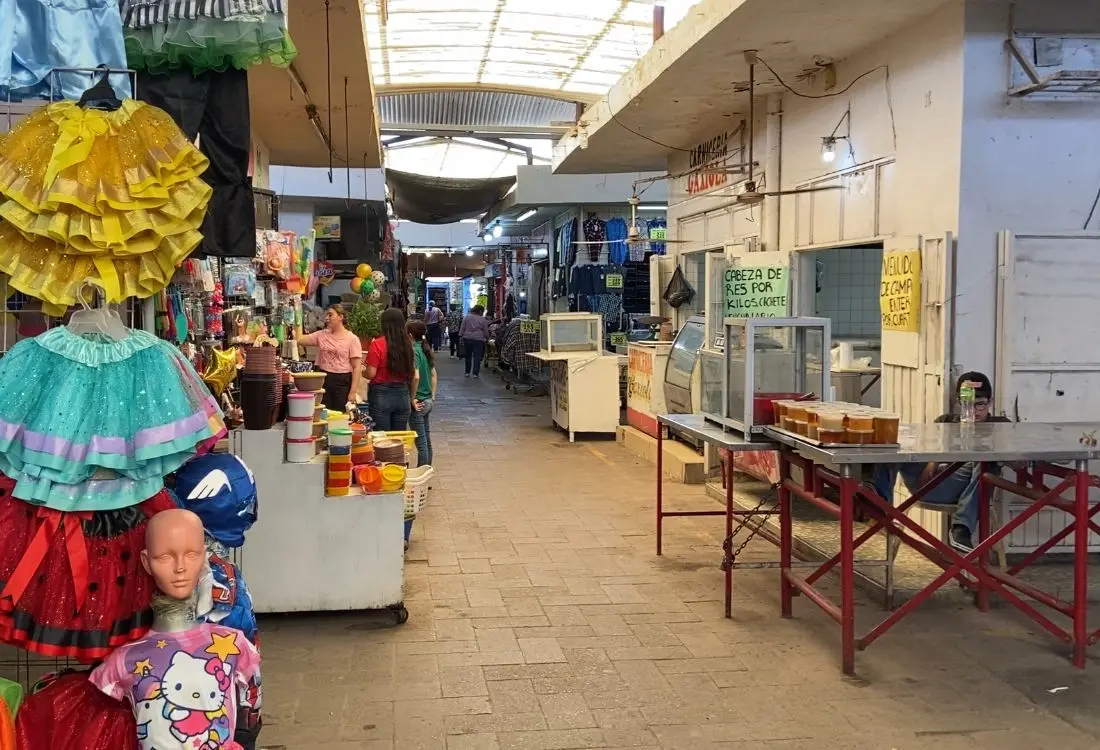 Debido al calor se reduce hasta 50% el flujo de clientes en el Mercado Municipal de Navojoa