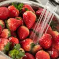 VIDEO | Así es como debes lavar las fresas para evitar enfermedades estomacales